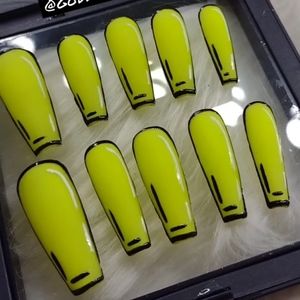 Glow in the dark Comic Book Press ons 💅